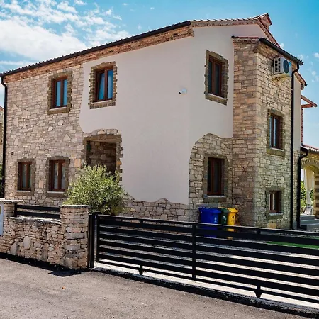 Holiday home Olivia Cabrunici