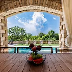Olivia Nyaraló
